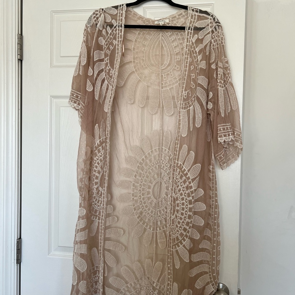 Rebellion Lace Cardigan in Cream and Tan